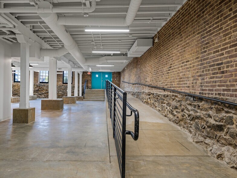 More Photos Of 170 Lyman St, Asheville Office For Lease