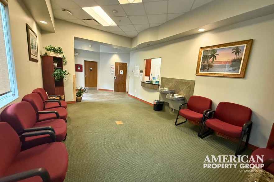 More Photos Of 5715 21st Ave W, Bradenton Medical For Sale