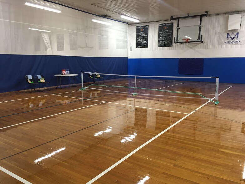 More Photos Of 16400 Eastland St, Roseville Warehouse For Lease