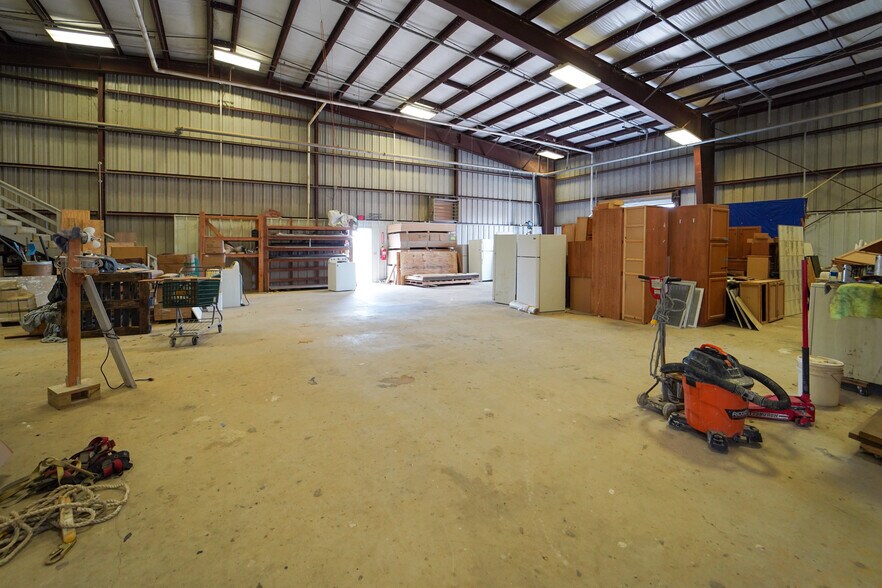 More Photos Of 8609 Lone Tree Rd, Victoria Industrial For Sale