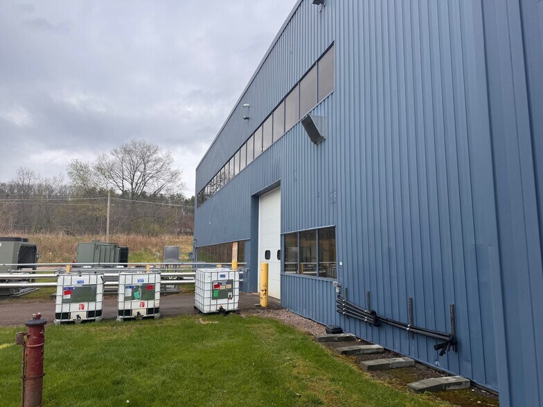 More Photos Of 34 River Rd, Essex Junction Warehouse For Lease