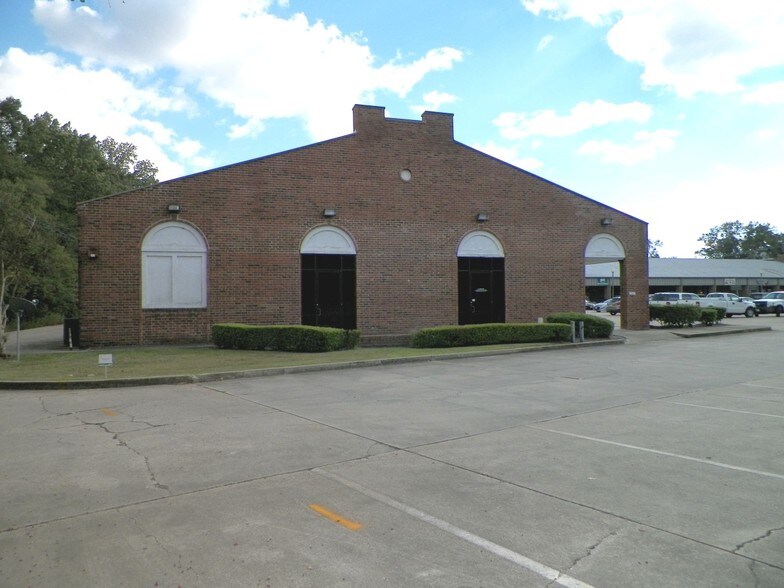 More Photos Of 2424 Old Sterlington Rd, Monroe Freestanding For Lease