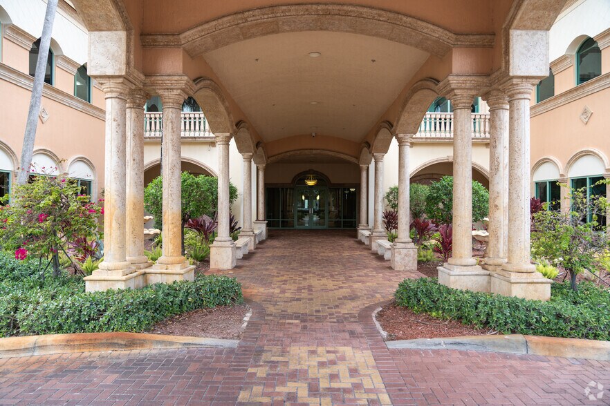 More Photos Of 7593 W Boynton Beach Blvd, Boynton Beach Medical For Lease