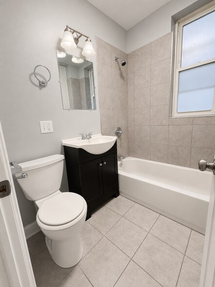 More Photos Of 3901-03 W Jackson Blvd, Chicago Apartments For Sale