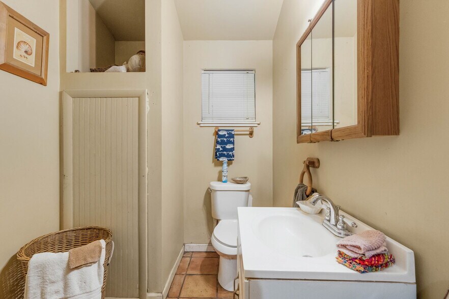 More Photos Of 4122 Bradenton rd, Sarasota Multifamily For Sale