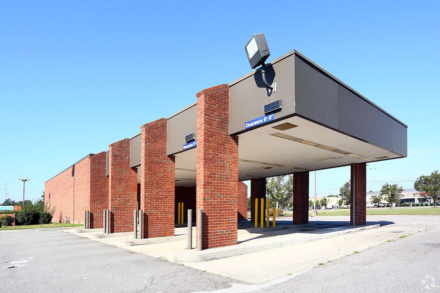 More Photos Of 3351 E Princess Anne Rd, Norfolk Bank For Sale