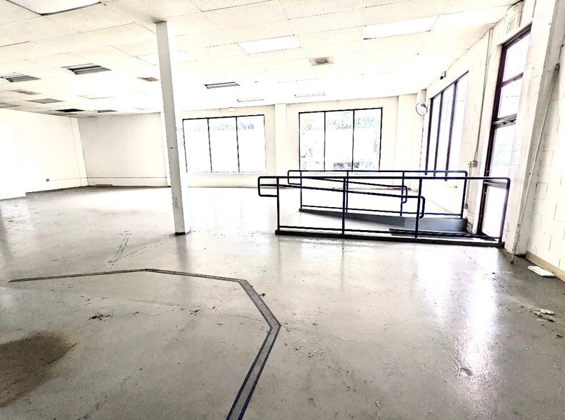 More Photos Of 400 Franklin St, Oakland Warehouse For Lease