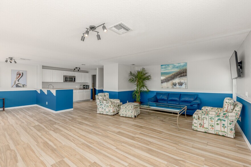 More Photos Of 806 Indian River Dr, Sebastian Marina For Sale