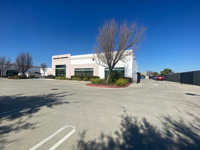 More Photos Of 2508 Verne Roberts Cir, Antioch Research And Development For Sale