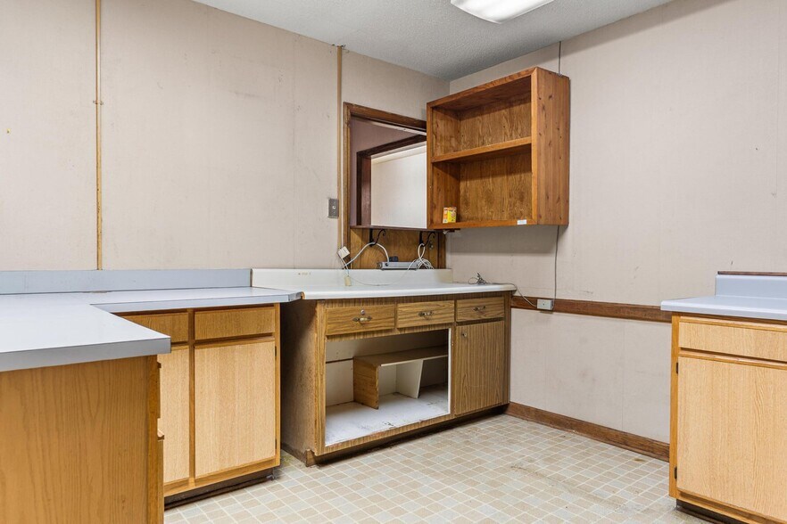More Photos Of 450 North St, Bamberg Medical For Sale