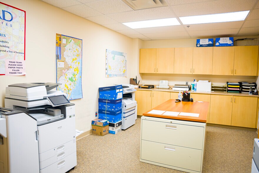 More Photos Of 1301 W Forest Grove Rd, Vineland Flex For Lease