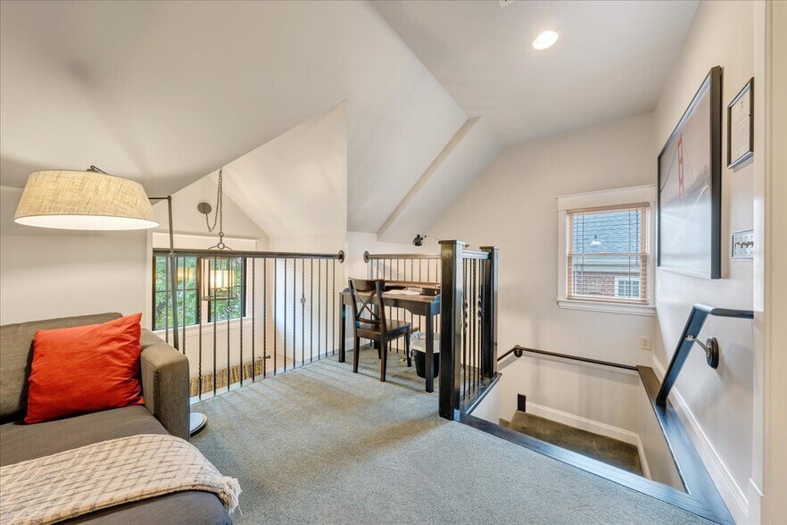 More Photos Of 1526 Franklin Rd SW, Roanoke Hospitality For Sale