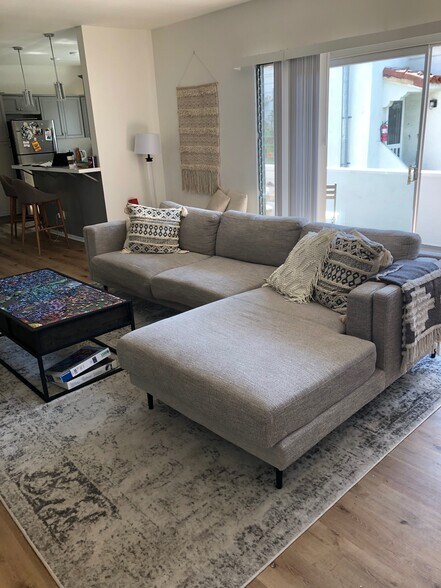 More Photos Of 848 19th St, Santa Monica Apartments For Sale