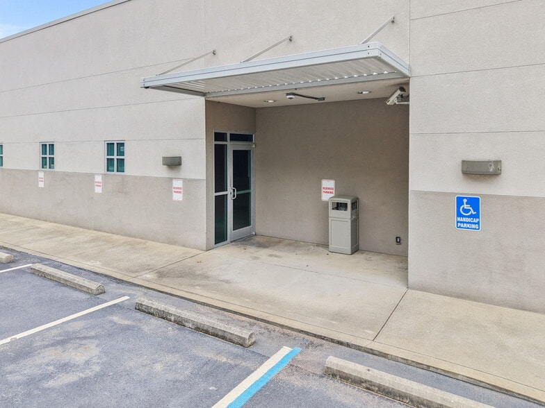 More Photos Of 1090 9th Ave SW, Bessemer Medical For Sale