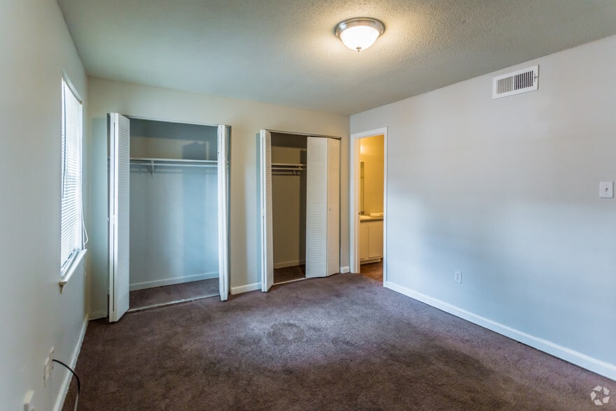 More Photos Of 2295 Candlewyck Cir, Memphis Apartments For Sale