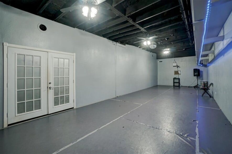 More Photos Of 211 E Main St, Shawnee Storefront For Sale