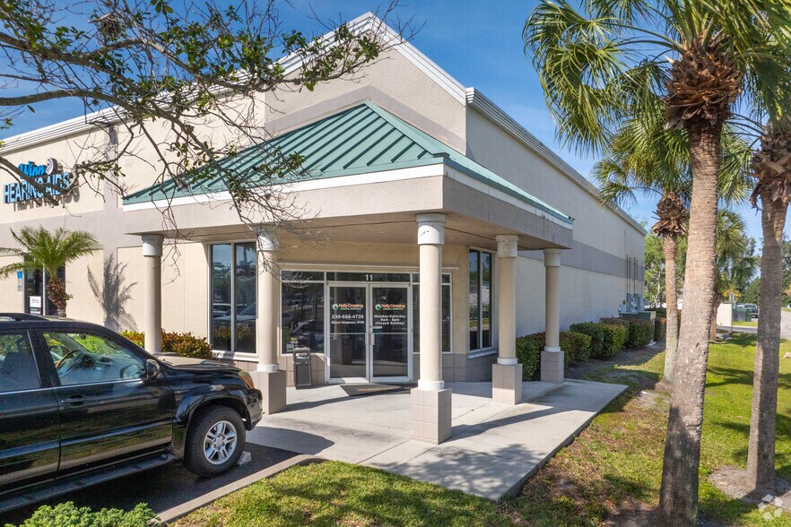 More Photos Of 16120 San Carlos Blvd, Fort Myers Storefront For Lease
