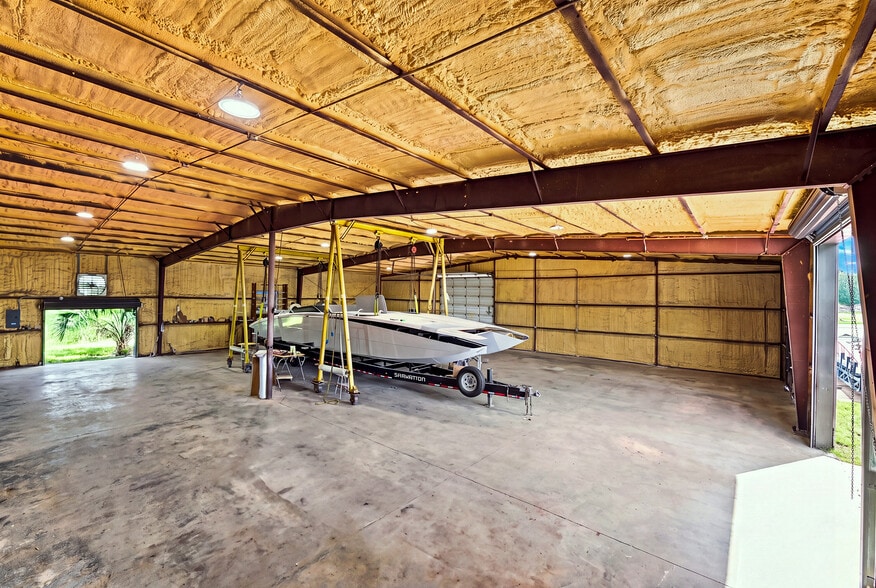 More Photos Of 3535 Dora St, Fort Myers Industrial For Sale