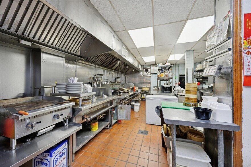 More Photos Of 274 S 20th St, Philadelphia Storefront Retail Residential For Sale