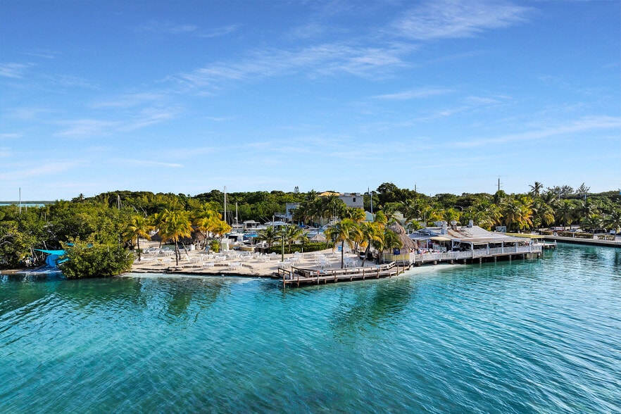 More Photos Of 96 Madeira Rd, Islamorada Restaurant For Sale