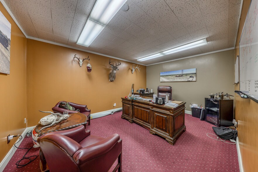 More Photos Of 119 N Main St, Weatherford Office For Lease