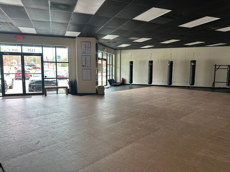More Photos Of 1525 Poinsett Hwy, Greenville Storefront Retail Office For Lease