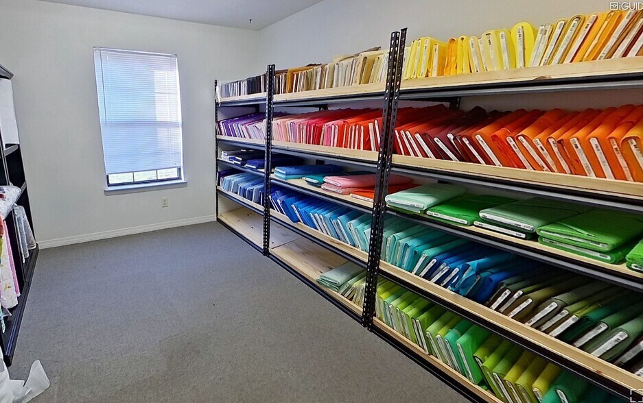 More Photos Of 916 N Ferdon Blvd, Crestview Office For Lease