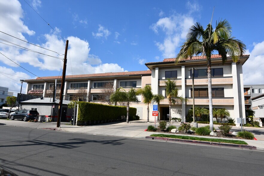 More Photos Of 4910 Van Nuys Blvd, Sherman Oaks Medical For Lease