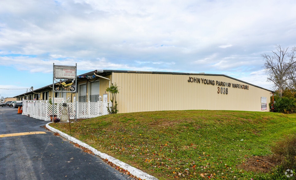 More Photos Of 3038 N John Young Pky, Orlando Warehouse For Lease