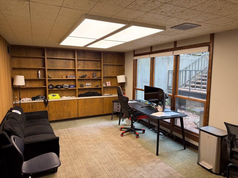 More Photos Of 11104 SE Stark St, Portland Medical For Sale