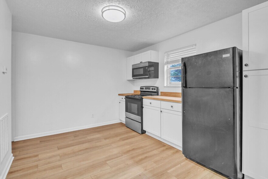 More Photos Of 4700 Upchurch Rd, Knoxville Apartments For Sale