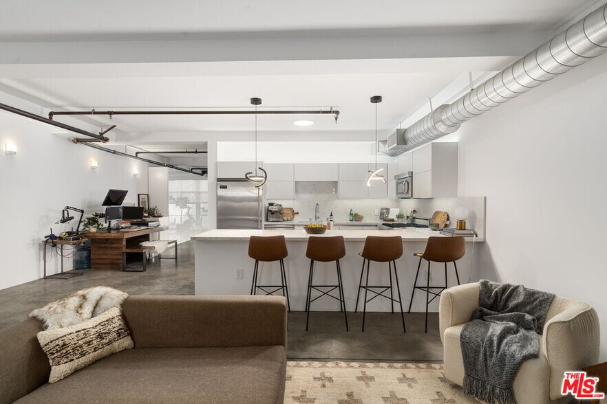 More Photos Of 1046 Princeton Dr, Venice Loft Creative Space For Sale