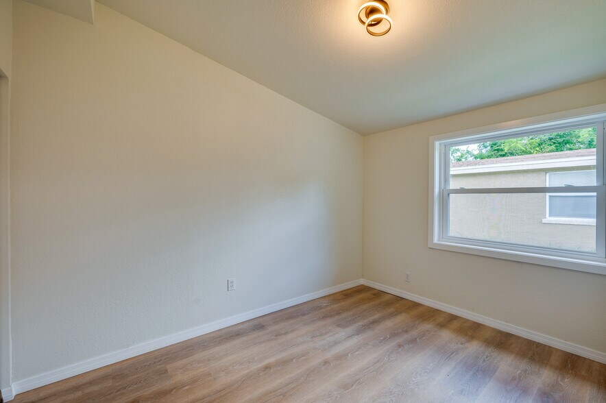 More Photos Of 259 Jefferson St, Daytona Beach Multifamily For Sale