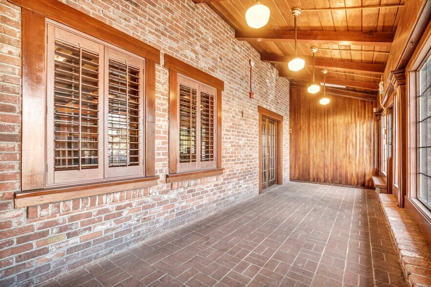 More Photos Of 1555 S Wells Ave, Reno Restaurant For Sale