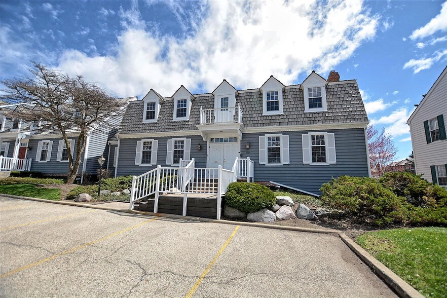 More Photos Of 1626 W Colonial Pky, Inverness Office For Sale