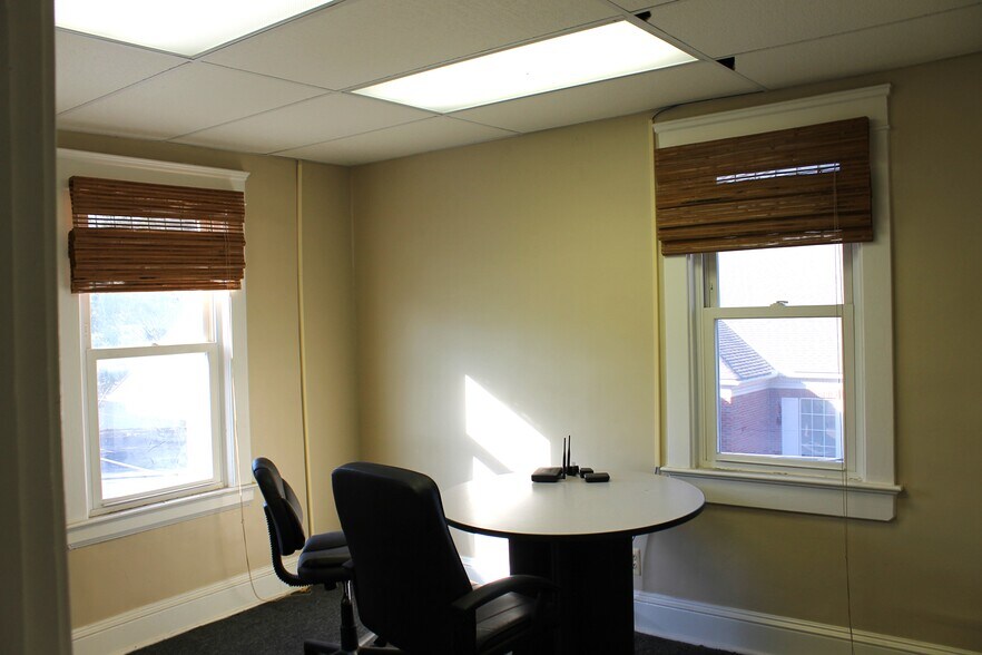 More Photos Of 988 E 185th St, Cleveland Office For Sale