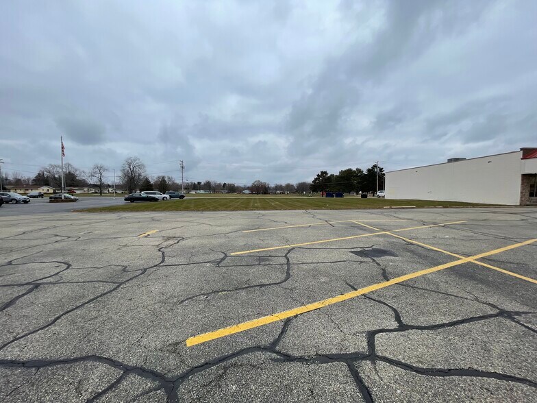 More Photos Of 1920 W Court St, Janesville General Retail For Lease