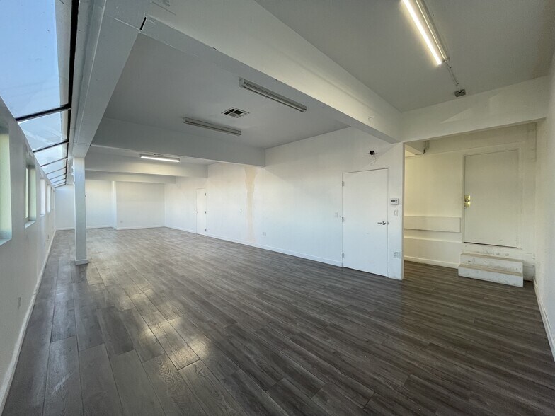 More Photos Of 616-630 N La Cienega Blvd, West Hollywood General Retail For Lease