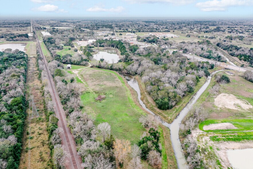 More Photos Of 850 County Road 149, Alvin Land For Sale