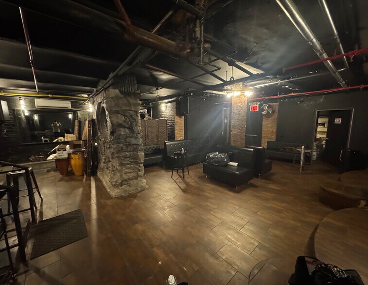 More Photos Of 240 E 4th St, New York Apartments For Lease