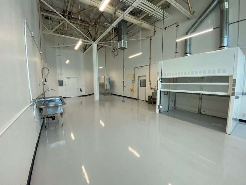 More Photos Of 1933 Davis St, San Leandro Unknown For Lease