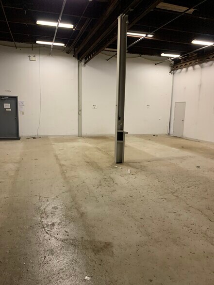 More Photos Of 33 Kenton Lands Rd, Erlanger Warehouse For Lease