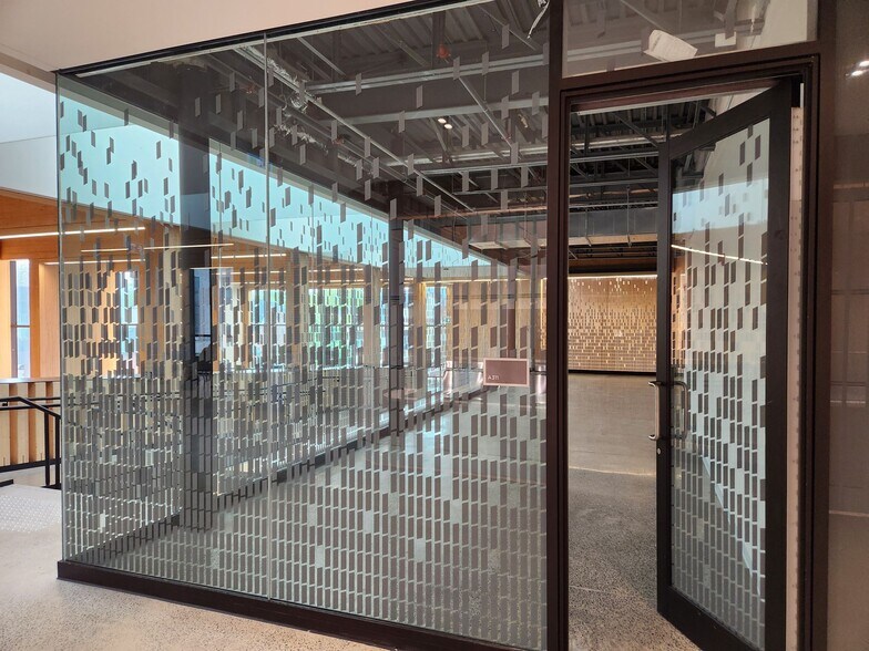 More Photos Of 99 University Av, Kingston Schools For Lease