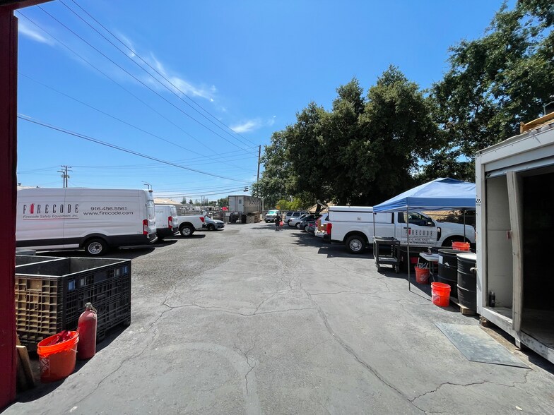 More Photos Of 3722 W Pacific Ave, Sacramento Warehouse For Sale