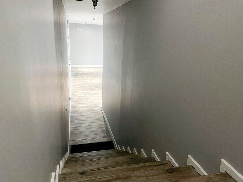 More Photos Of 11390 Knott St, Garden Grove Warehouse For Sale