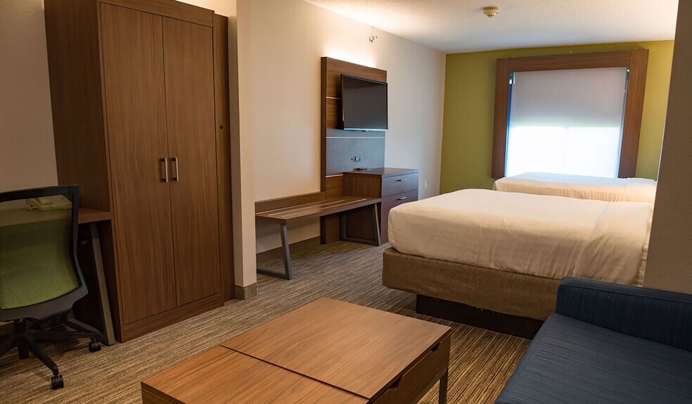 More Photos Of 58364 In-19, Elkhart Hotel For Sale