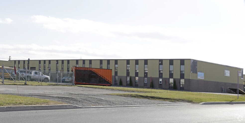 More Photos Of 4500 Boul Kimber, Longueuil Warehouse For Lease