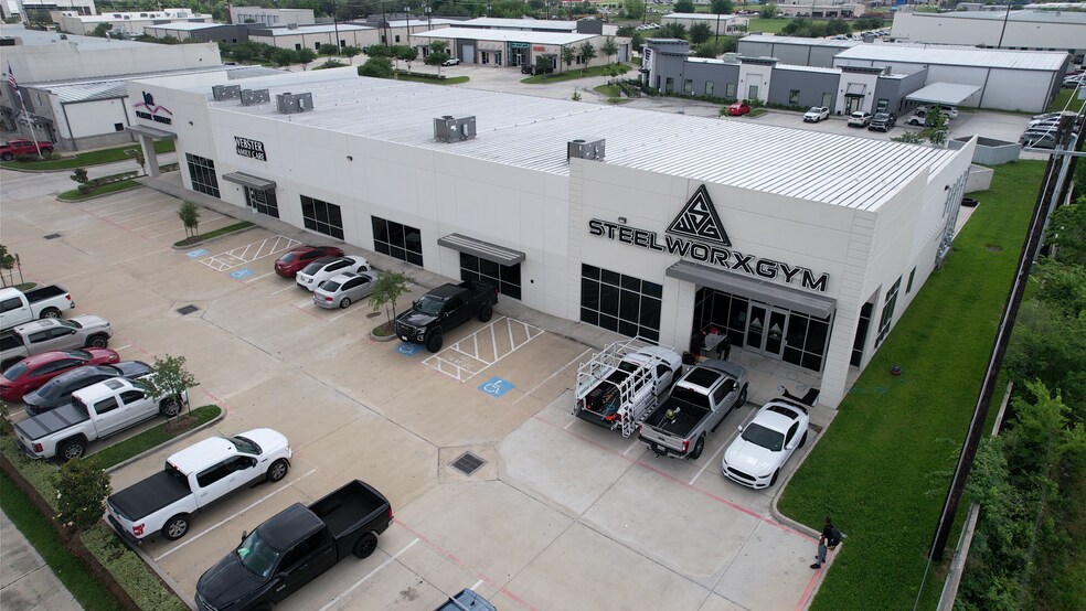 More Photos Of 410 Genesis Blvd, Webster Light Distribution For Lease