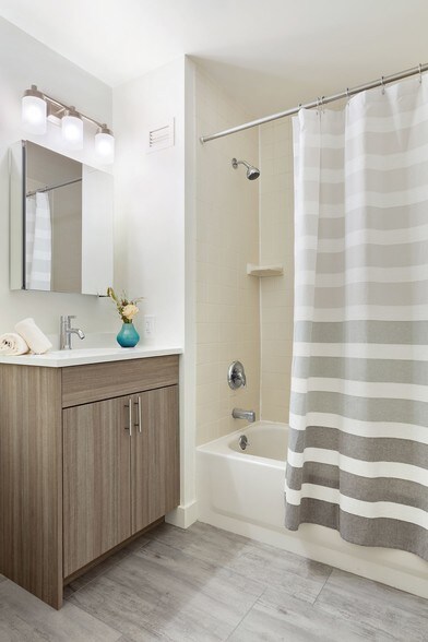 More Photos Of 1 Van Der Donck St, Yonkers Apartments For Lease