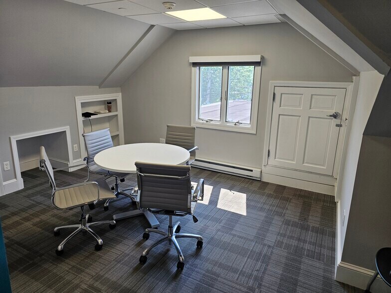 More Photos Of 1552 Post Rd, Fairfield Freestanding For Lease